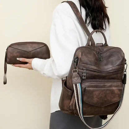 sac a dos femme femme portant ensemble couleur C