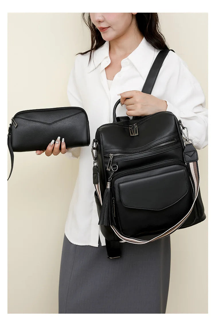 sac a dos femme femme tenant ensemble couleur A