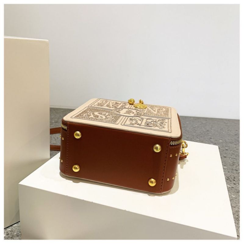 sac bandoulière femme rétro brodé en dessous